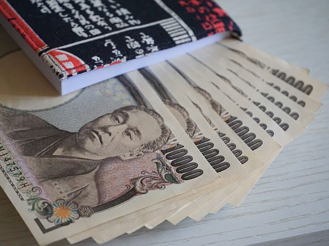 https://tourcrafters22.adventure-spark.com/wp-content/uploads/2022/07/japanese-bank-notes-640x480.jpg